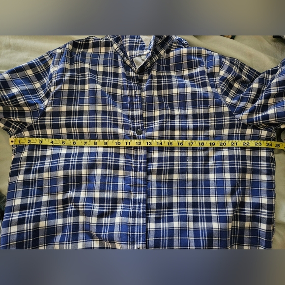 L.L. Bean Women's  Fleece Lined Flannel Shirt - Picture 6 of 7